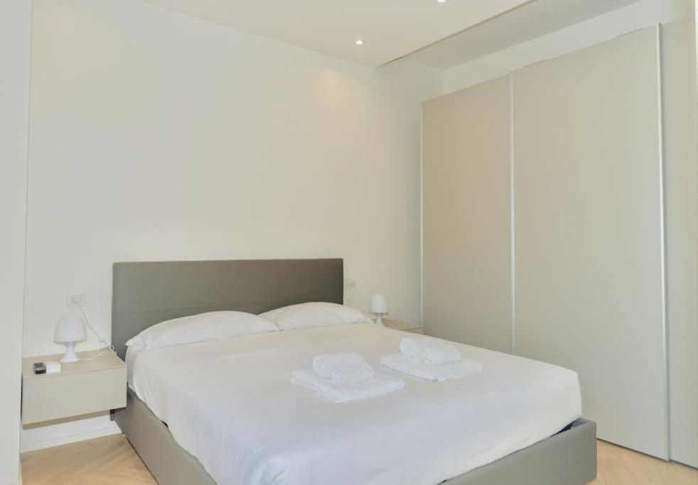 Sky View -Porta Nuova- Appartamento 2 Con Balcone Milano Exterior foto